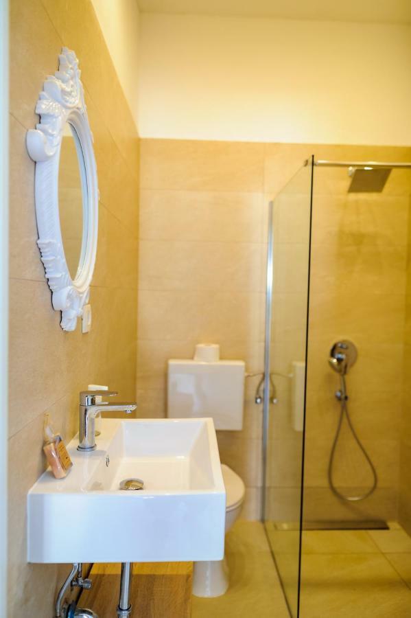 Apartments Lux Pag 파그 외부 사진