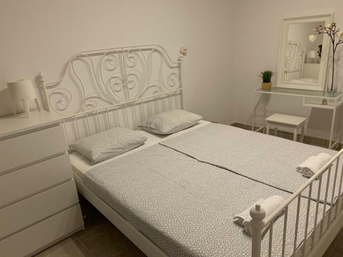 Apartments Lux Pag 파그 외부 사진