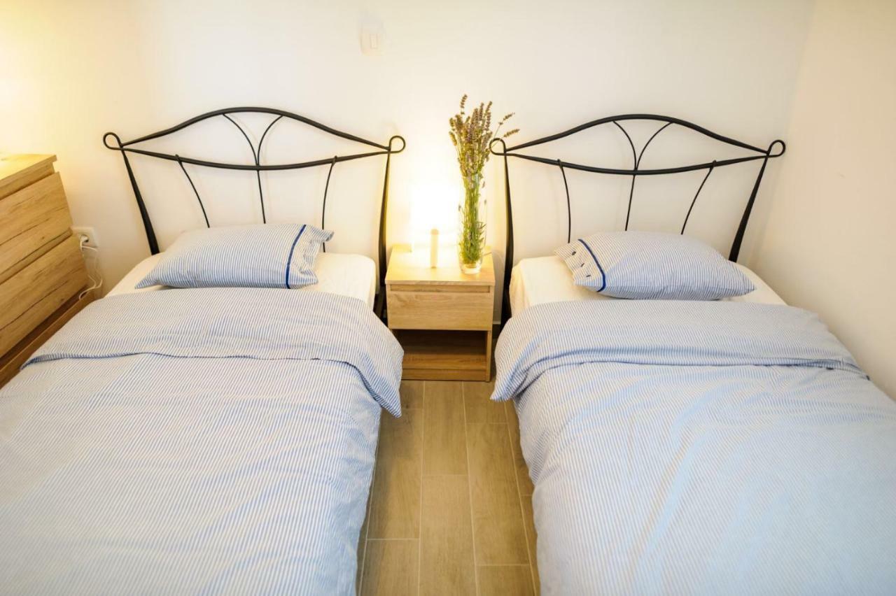 Apartments Lux Pag 파그 외부 사진